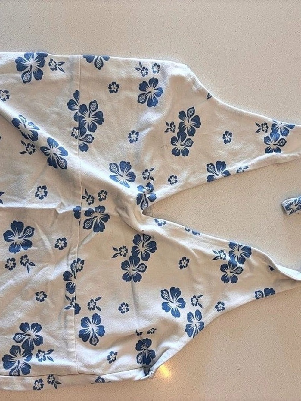 Hollister Floral Halter Top in White & Blue Size Medium
